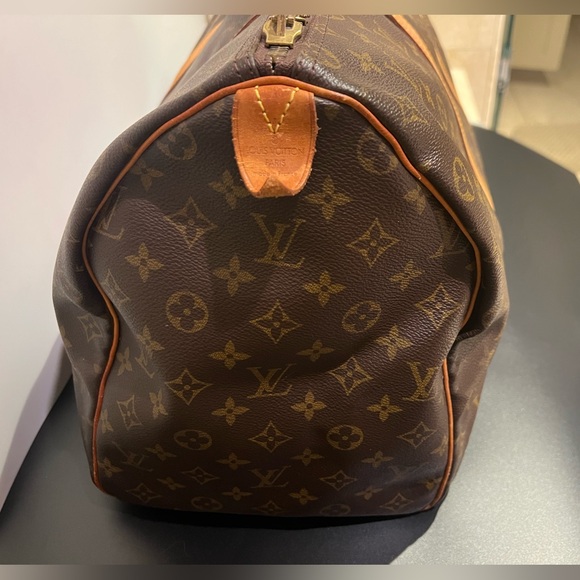 ⭐️ New Year Sale!!! ⭐️Authentic Louis Vuitton Keepall Duffle Bag-Unisex, w/COA - Picture 5 of 9